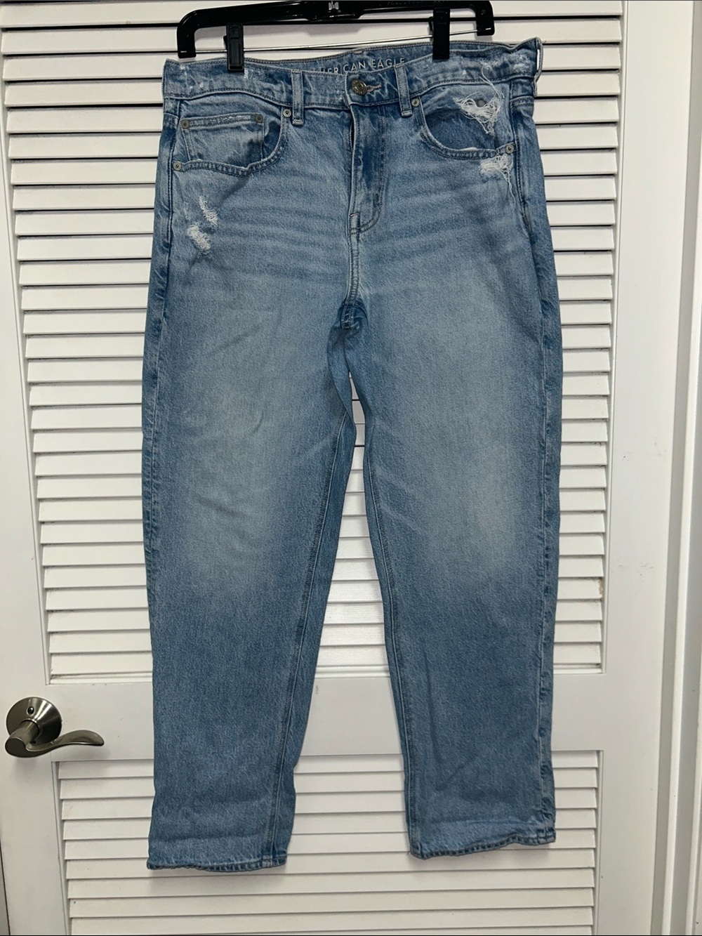 American Eagle Outfitters Light Blue Distressed 90s Low Rise Straight Jeans